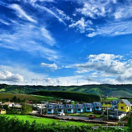 Kondee Cino Cafe & Glamping Hotel Khao Kho Bagian luar foto