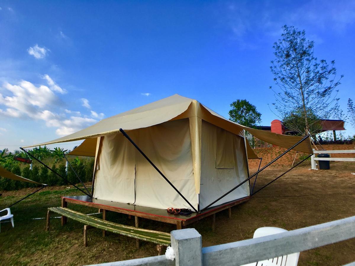 Kondee Cino Cafe & Glamping Hotel Khao Kho Bagian luar foto