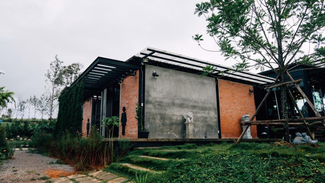 Kondee Cino Cafe & Glamping Hotel Khao Kho Bagian luar foto