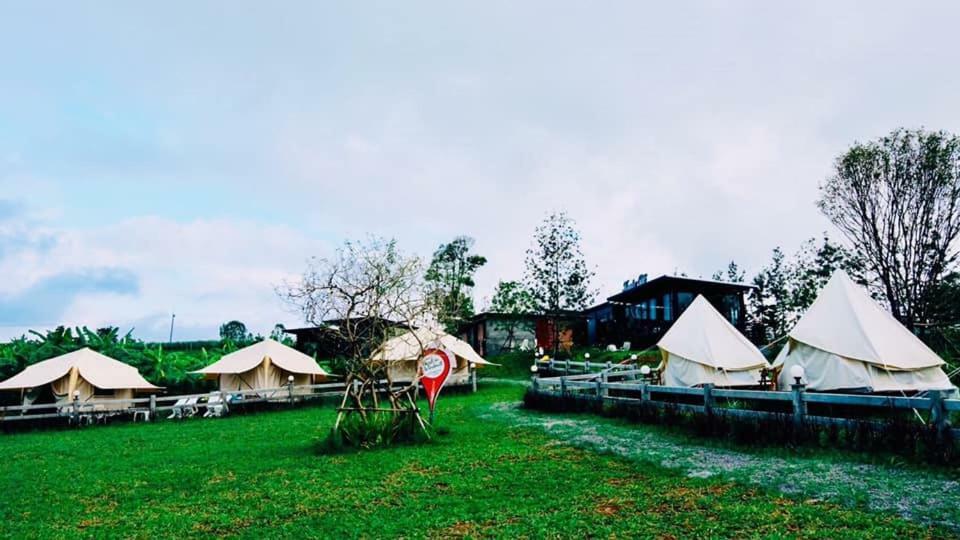 Kondee Cino Cafe & Glamping Hotel Khao Kho Bagian luar foto