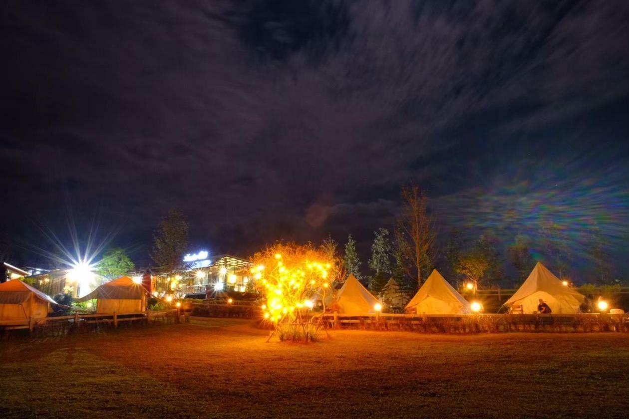 Kondee Cino Cafe & Glamping Hotel Khao Kho Bagian luar foto