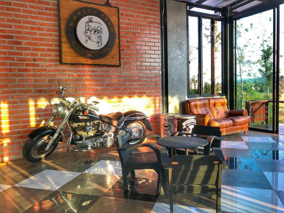 Kondee Cino Cafe & Glamping Hotel Khao Kho Bagian luar foto
